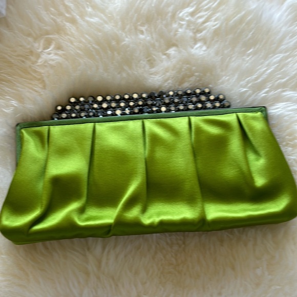 Light Green BCBGMAXAZRIA clutche - Picture 4 of 5